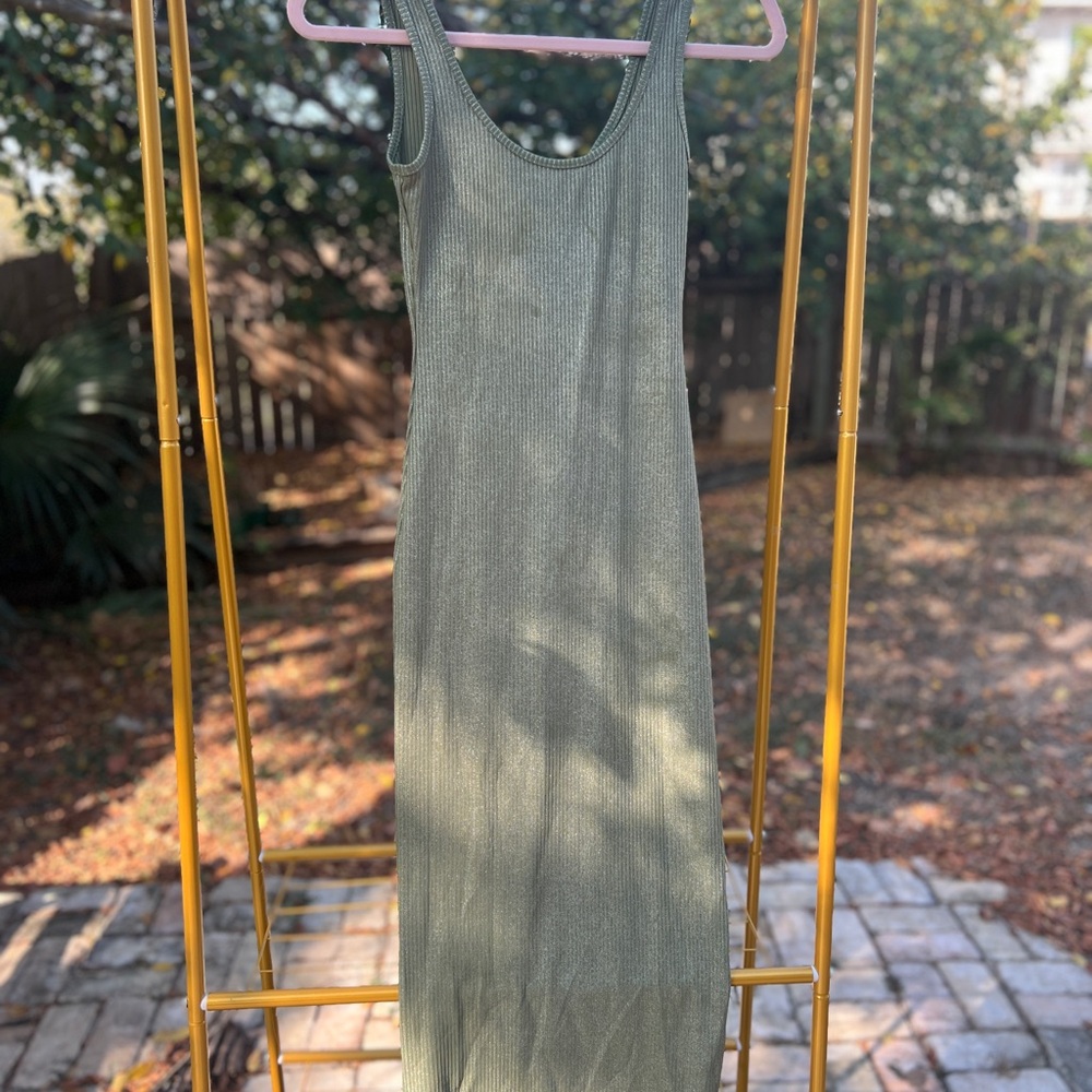 Topshop Metallic Olive Ribbed Knit Maxi Dress – Size 4